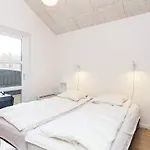 8 Person In Brovst-by Traum * Brovst