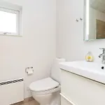 8 Person In Brovst-by Traum * Brovst